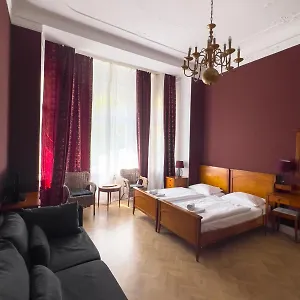 Hotel-maison Am Olivaer Platz Отель